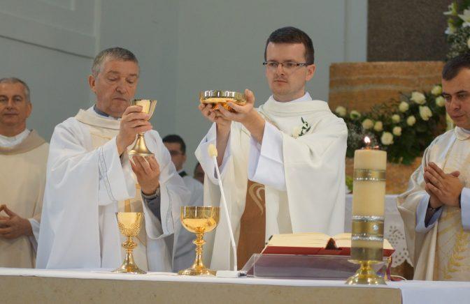 Kňazská vysviacka a primície verbistu Tomáša Baleju