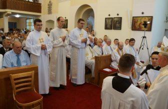 V Nitre vysvätili troch novokňazov verbistov