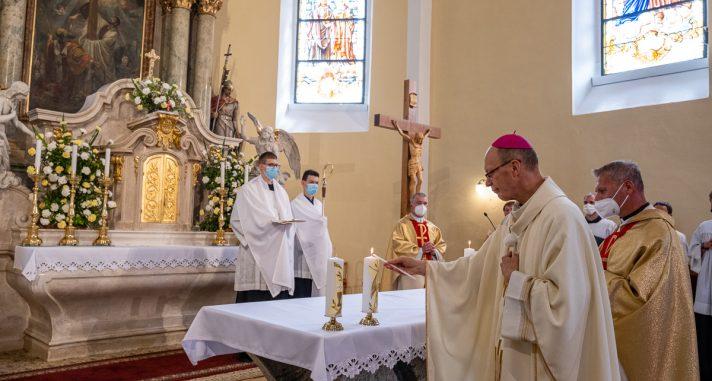 SVĚCENÍ KOSTELA A OLTÁŘE POVÝŠENÍ SVATÉHO KŘÍŽE V HALENKOVĚ