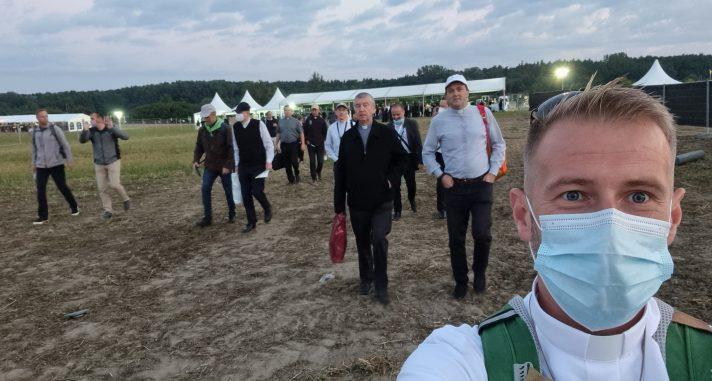 KRÁČAJÚC V MODLITBE, SO SVÄTÝM OTCOM FRANTIŠKOM
