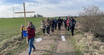 KRÍŽOVÁ CESTA FARNOSTI KOLÍN „NA VINICI“