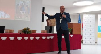 KONFERENCIA FARNOSŤ S MLADÝM SRDCOM